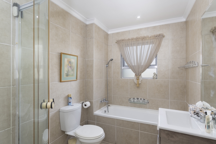 To Let 2 Bedroom Property for Rent in Heritage Park Western Cape